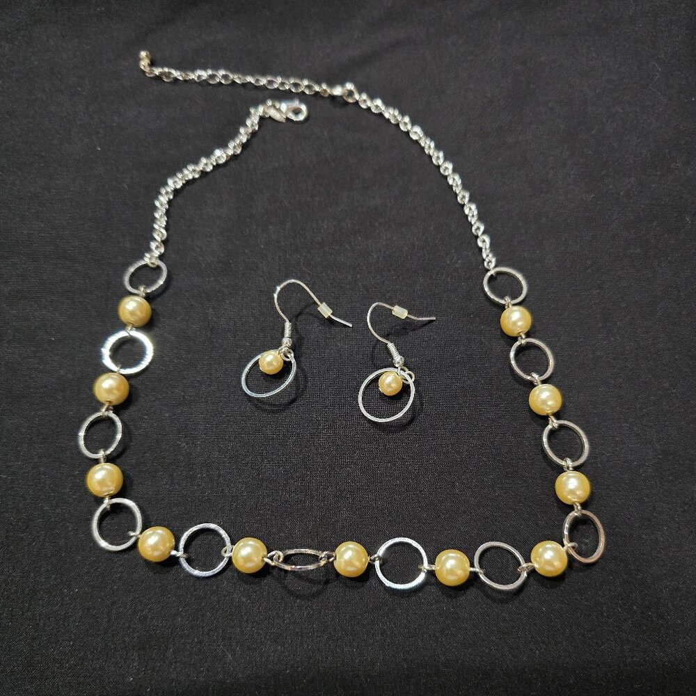 AVON Necklace and Earrings set